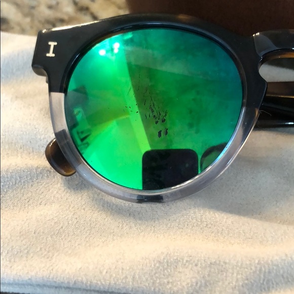 MOVING SALE MAKE ME AN OFFER - Picture 3 of 7